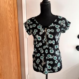 EXPRESS Cap Sleeved V-Neck Exposed Zipper Top